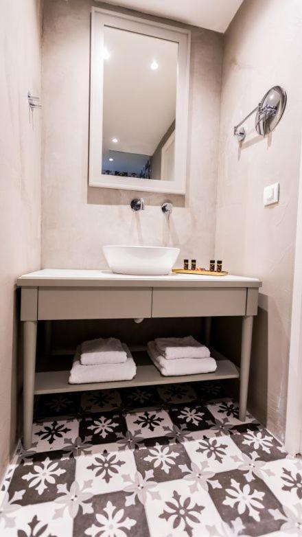 Lemon Tree House Aparthotel Karpathos Ngoại thất bức ảnh